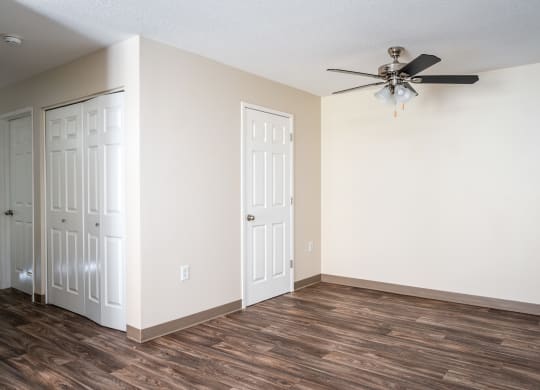Suzann Plaza 2 Bed x 2 Bath