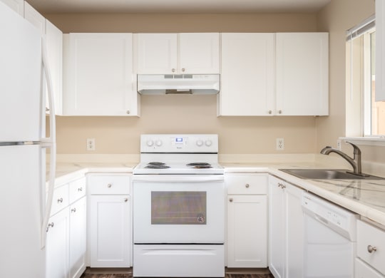 Suzann Plaza 2 Bed x 2 Bath