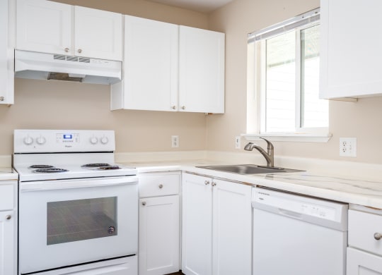 Suzann Plaza 2 Bed x 2 Bath