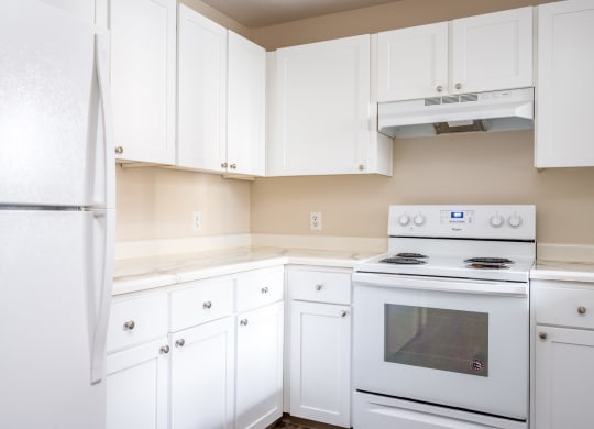 Suzann Plaza 2 Bed x 2 Bath