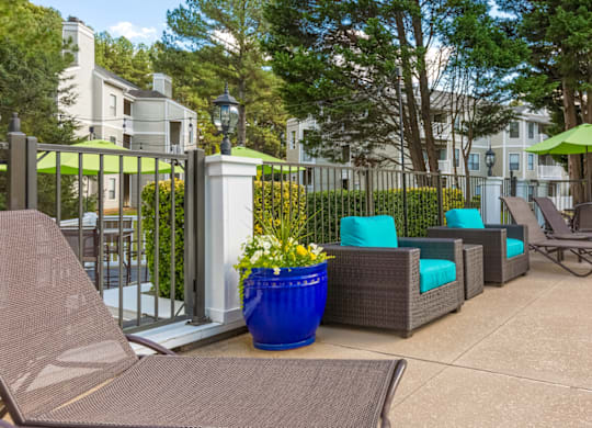 Outdoor Lounge at Bridges at Mallard Creek Apartment Homes, Charlotte