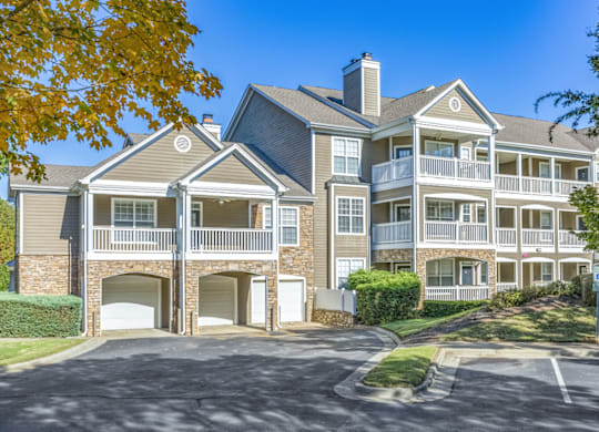 the preserve at ballantyne commons apartment exterior