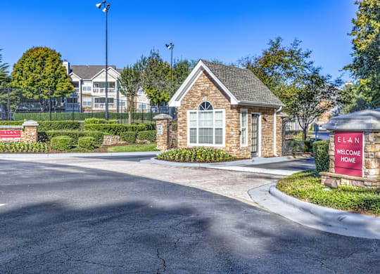 the preserve at ballantyne commons apartment exterior