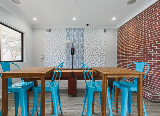 clubhouse lounge area with table seating