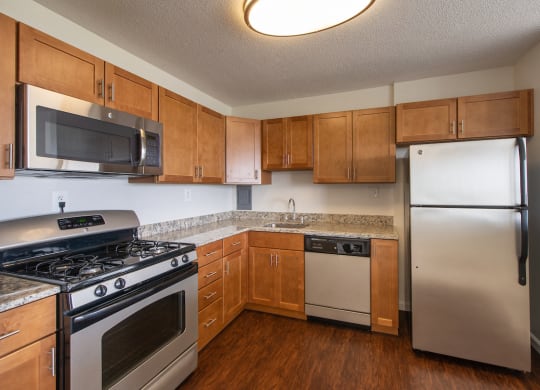 Fully Equipped Kitchen at The Aspen, Virginia, 22305