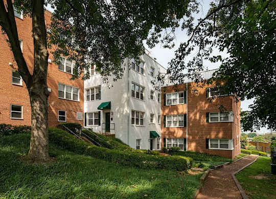 Greenbelt views at Park Georgetown Apartments, Arlington, Virginia