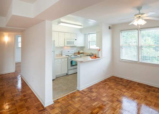 Hardwood Flooring at Park Georgetown Apartments, Arlington, VA