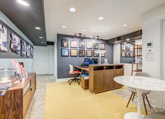 leasing Office at Park Georgetown Apartments, Arlington