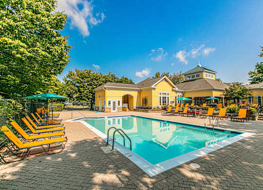 Blue pool at Broadlands Apartments, Ashburn