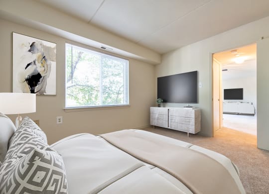 Modern Bedroom at Tuscarora Creek Apartments in Leesburg, VA