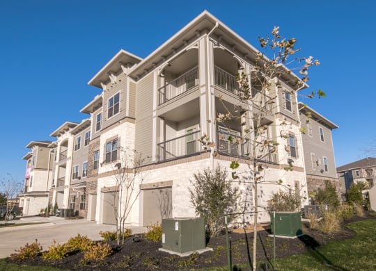 Building Exterior at Cue Luxury Apartments, Texas, 77433
