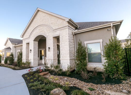 Courtyard Walking Path at Cue Luxury Apartments, Cypress, 77433