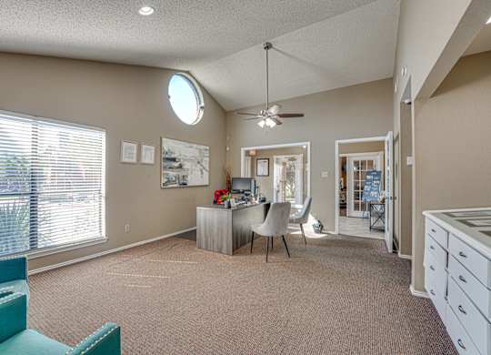 Room with a desk at Bardin Oaks Apartments, Texas, 76018