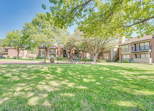 Outdoor Garden Space at Bardin Oaks Apartments, Arlington, TX, 76018