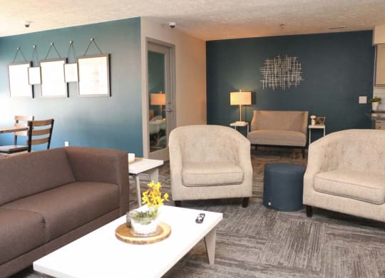 View of sitting area at the clubhouse-Eagle Run Apartments in Omaha NE