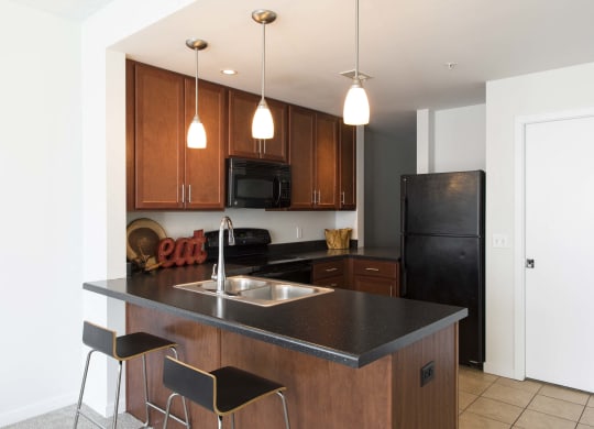 Interiors-Midtown-Crossing-Apartments-Omaha-NE-one-bedroom-apartment