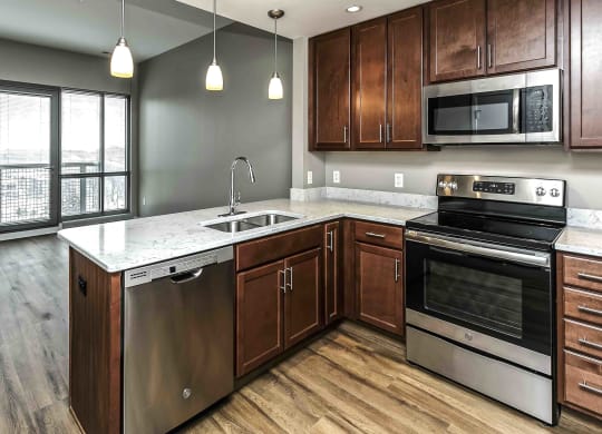 Interiors-Midtown-Crossing-Apartments-Omaha-NE-one-bedroom-apartment