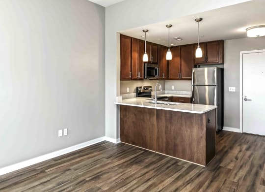 Interiors-Midtown-Crossing-Apartments-Omaha-NE-one-bedroom-apartment