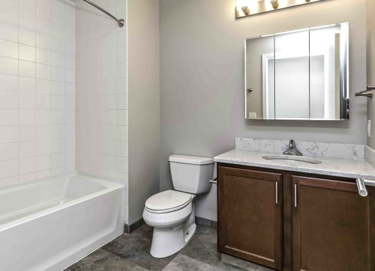 Interiors-Midtown-Crossing-Apartments-Omaha-NE-one-bedroom-apartment
