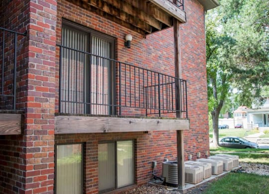 wonderful side exterior of building at Packard House Apartments in Lincoln Nebraska
