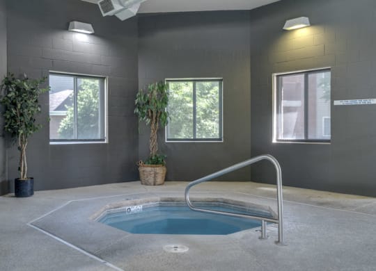 Hot tub at Pinebrook Apartments!