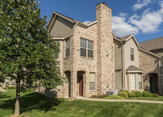 Private entrances at Stone Creek Villas townhomes in west Omaha NE 68116