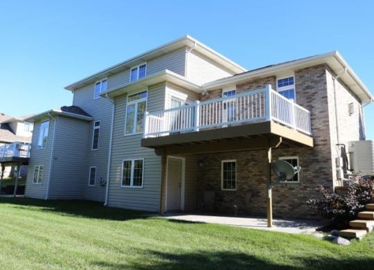 View of large deck at Stone Ridge Estates' duplexes for rent in south Lincoln Nebraska