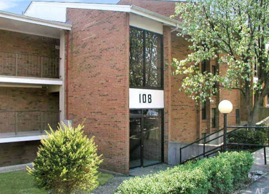 Indian Lookout exterior at Indian Lookout Apartments, Cincinnati, Ohio