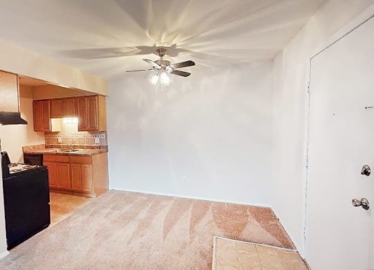 Dining room area at Crown Ridge Apartments, Ohio