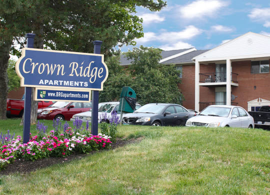 Crown Ridge outdoor at Crown Ridge Apartments, Franklin, 45005