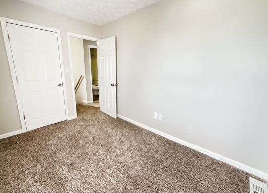 Bedroom at 450 on Keeneland Apartments, Kentucky, 40475