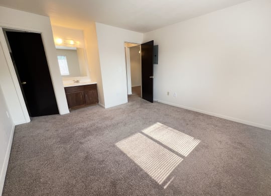 Bedroom at Four Worlds Apartments, Cincinnati, 45231