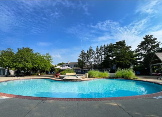 swimming pool at Deercross Apartments, Ohio