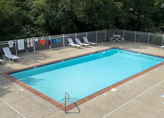 Swimming pool at 450 on Keeneland Apartments, Kentucky, 40475