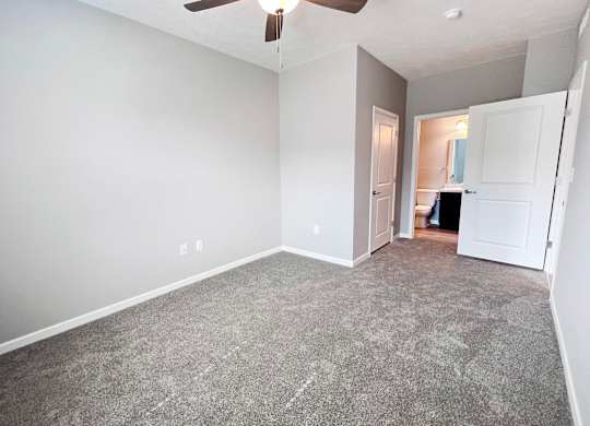 Empty Room at Hebron Station Apartments, Hebron, 41048