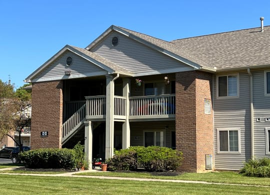 Elegant Exterior at Eagle Crest Apartments, Galloway, Ohio