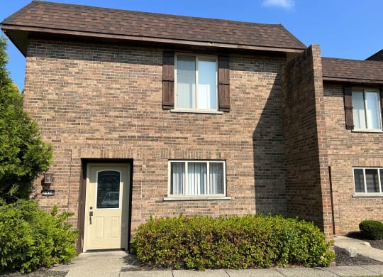 Back Exterior View  at Crestbrook Apartments & Townhomes, Crescent Spring, Kentucky