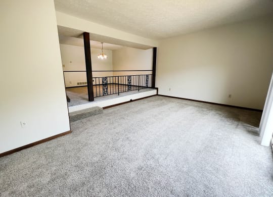 Plush Carpeting  at Crestbrook Apartments & Townhomes, Crescent Spring, 41017