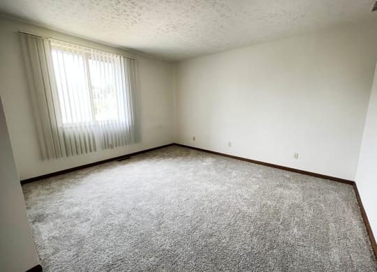 Carpeted Bedroom  at Crestbrook Apartments & Townhomes, Kentucky, 41017