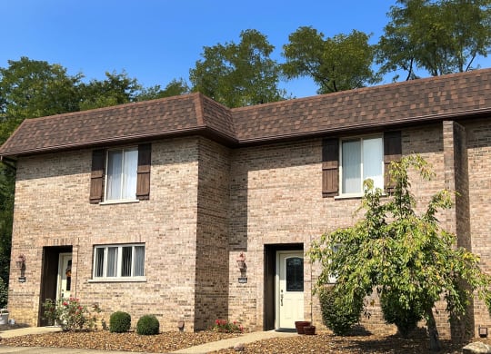 Exterior at Crestbrook Apartments & Townhomes, Crescent Spring