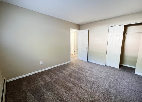 Bedroom with wooden floor at Sharondale Woods Apartments, Cincinnati, OH, 45241