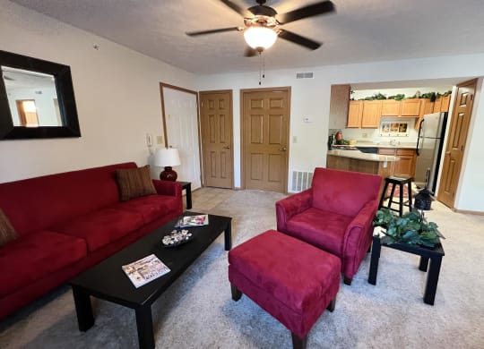 Living Room With Ceiling Fan at Walton Ridge Apartments, Walton, KY, 41094