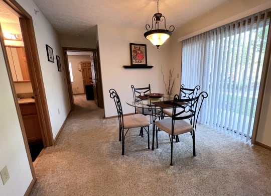 Dining Area at Walton Ridge Apartments, Walton, Kentucky