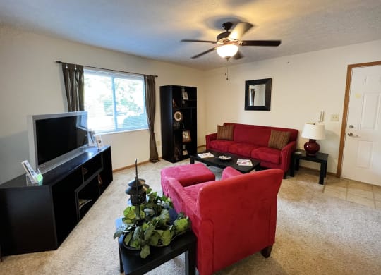 Model Living Room at Walton Ridge Apartments, Kentucky, 41094