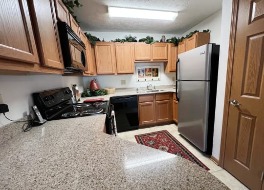 Fully Equipped Kitchen at Walton Ridge Apartments, Kentucky, 41094
