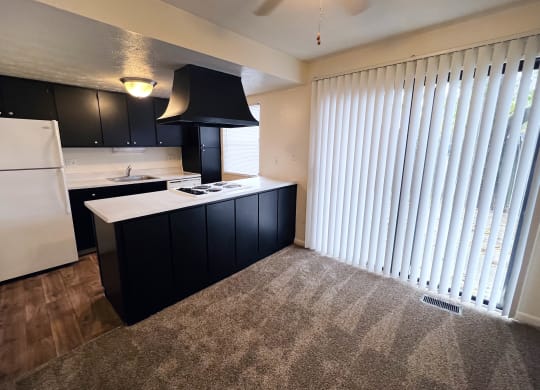 Dining and kitchen at Miamisburg by the Mall, Miamisburg, 45342