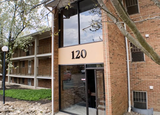 Exterior view at Indian Lookout Apartments, Cincinnati, Ohio