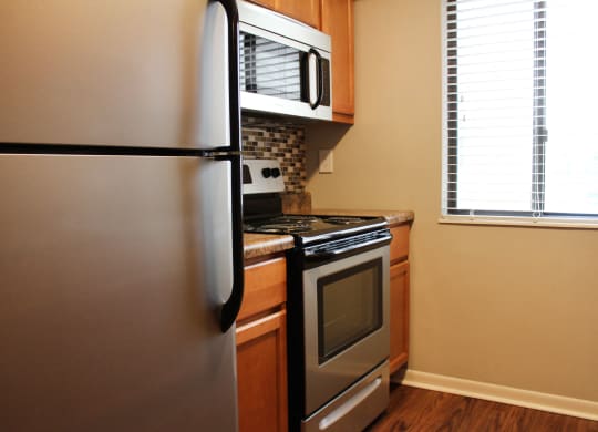 renovated kitchen at Hunter's Creek Apartments, Ohio, 45242