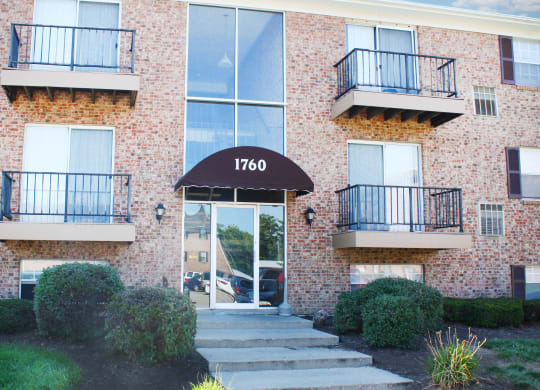 Front Entrance at Crown Crossing Apartments, Amelia, OH