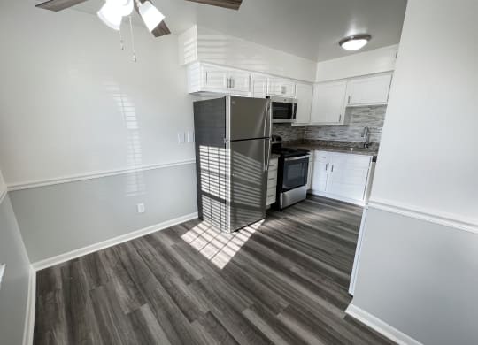 Kitchen with appliances at Walnut Creek Townhomes, Ohio